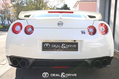 GTR Akrapovic