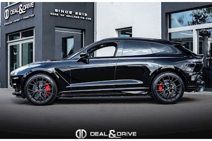 DBX707 4.0 V8 - JET BLACK - WARRANTY 12/2027