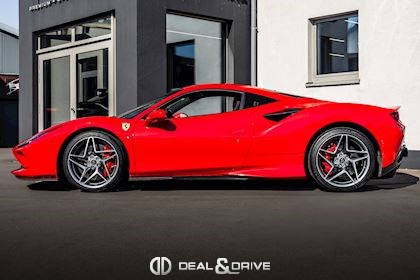 F8 TRIBUTO 3.9 V8 (720 CH) – ROSSO CORSA METALLIC