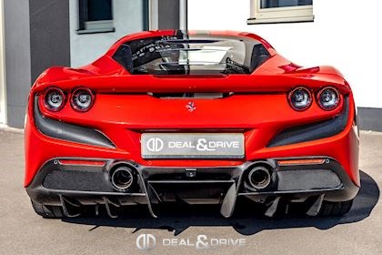 F8 TRIBUTO 3.9 V8 (720 CH) – ROSSO CORSA METALLIC