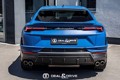URUS PERFORMANTE 4.0 V8 666 CH – BLU GRIFO MATT – AD PERSONAM – AKRAPOVIC - 5yr MAINTENANCE