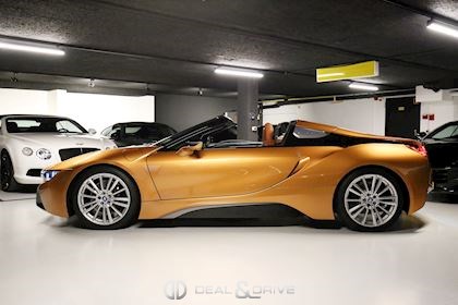 i8 Roadster 