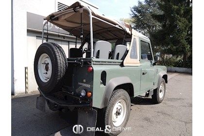 DEFENDER TD4 chassis court