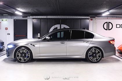 M5 Limousine