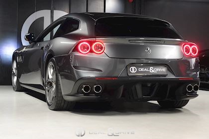 GTC4 LUSSO V8 T