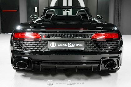 R8 SPYDER V10 RWD 5.2 FSI S-TRONIC