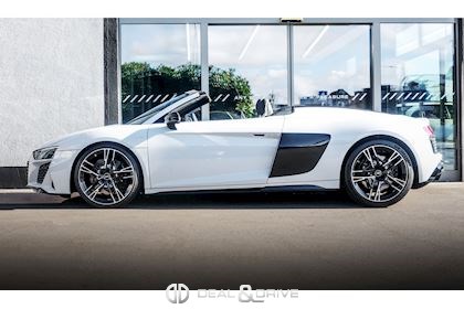 R8 SPYDER V10 PERFORMANCE RWD 5.2 FSI S-TRONIC - WARRANTY 09/27