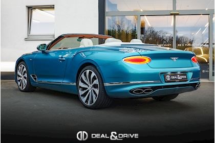 CONTINENTAL GTC AZURE V8 - TOPAZ BLUE BY MULLINER
