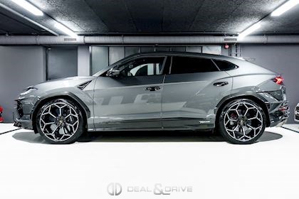 URUS PERFORMANTE – AD PERSONAM - AKRAPOVIC