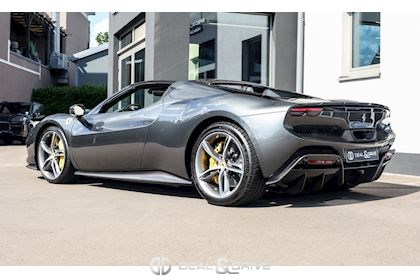 296 GTS – GRIGIO SILVERSTONE