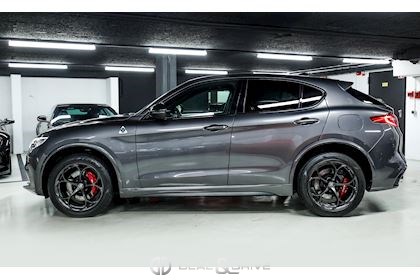 STELVIO QUADRIFOGLIO 2.9T V6 AT8-Q4 (510 CH) - GRIGIO VESUVIO