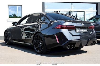 M5 LIMOUSINE XDRIVE (G90) - SOPHISTOGRAU BRILLANTEFFEKT