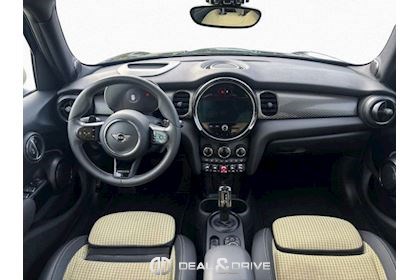 COOPER S 5 DOORS AUTO RESOLUTE EDITION – REBEL GREEN