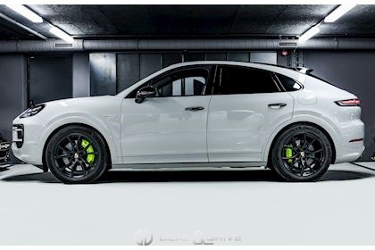 CAYENNE S COUPE E-HYBRID TIPTRONIC PACK SPORTDESIGN BLACK – CRAYON