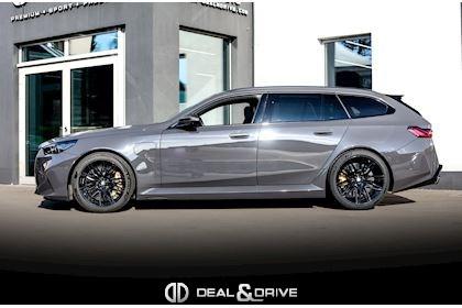M5 TOURING (G99) 4.4 PHEV (727 CH) – BMW INDIVIDUAL GREY BLACK UNI – PPF – IMMAT FR. - AKRAPOVIC